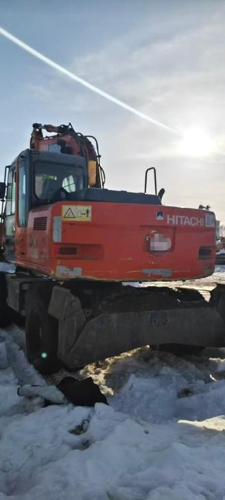 Buy Hitachi EX130 Used Excavator / 1