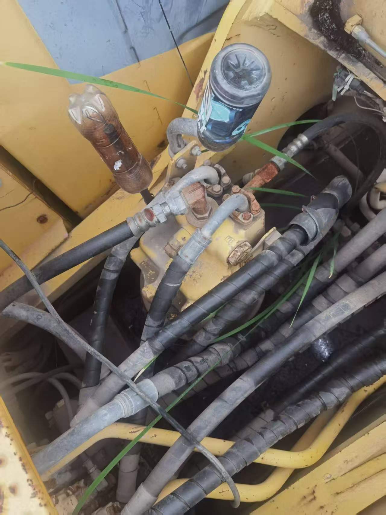 Buy Komatsu PC220-8 Used Excavator / 6