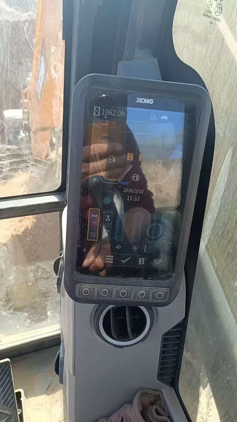 Buy XCMG XE75C Used Excavator / 2