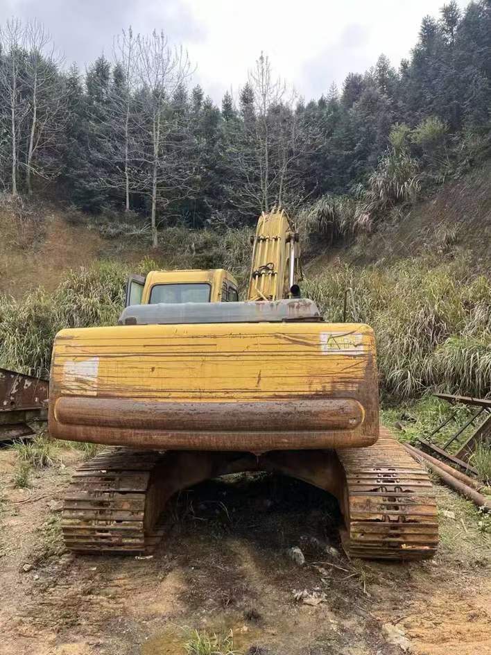 Buy Komatsu PC200-6E Used Excavator / 4