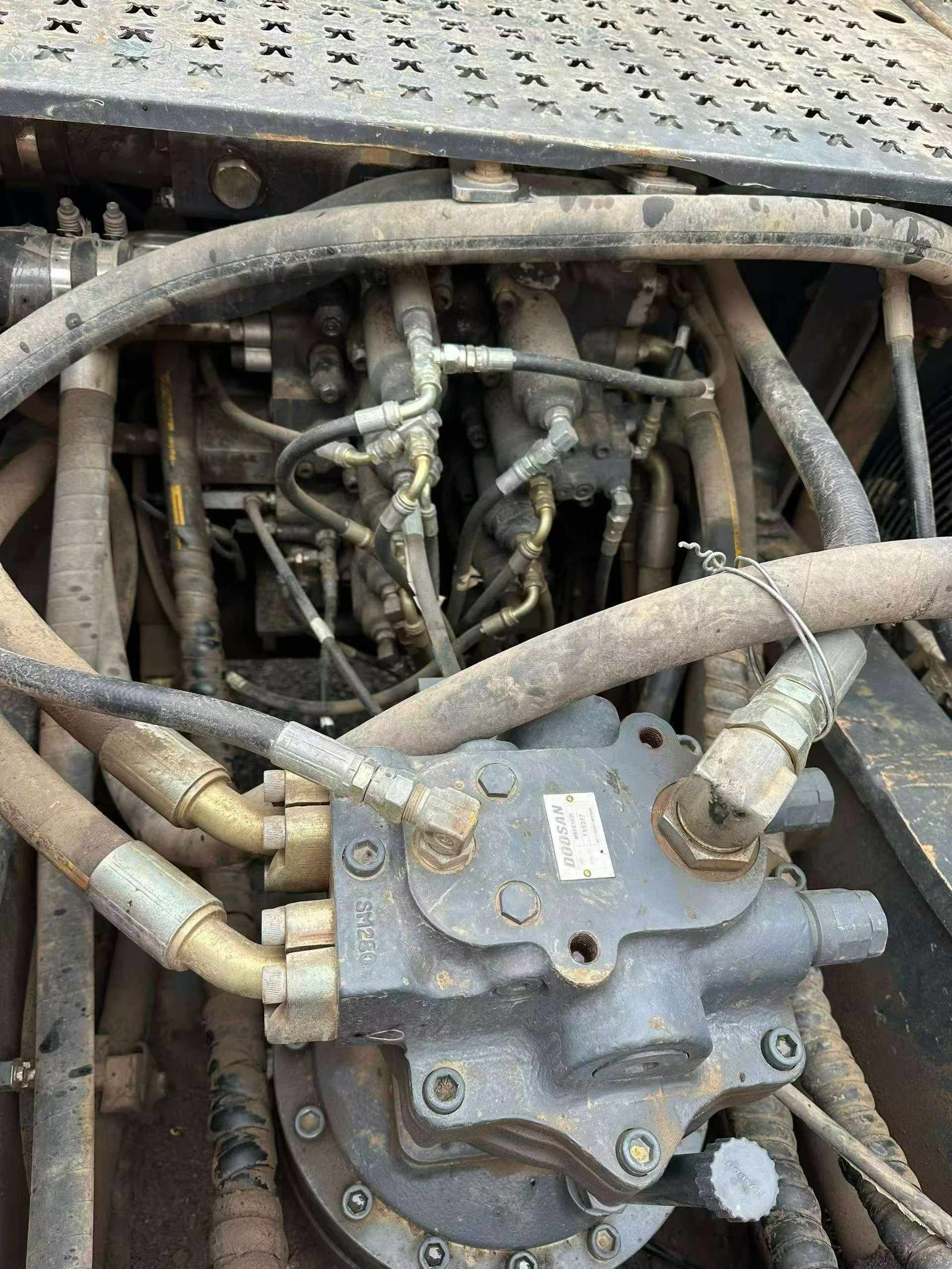 Buy Doosan DX380LC-5 Used Excavator / 7