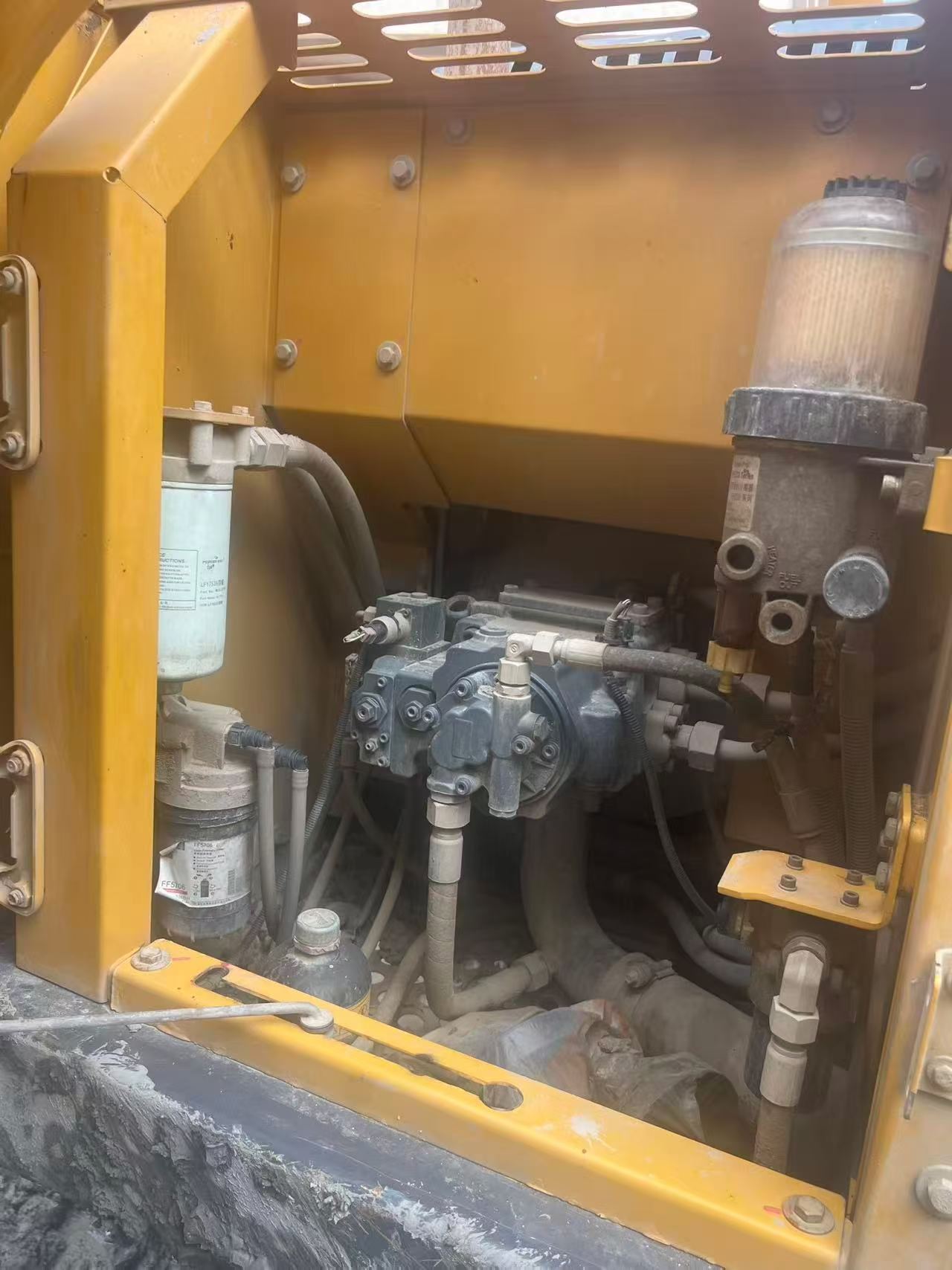 Buy XCMG XE135B Used Excavator / 3