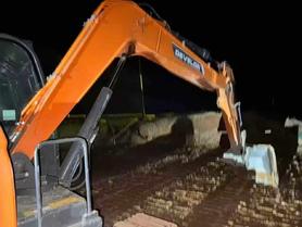 Buy Doosan DX75 Used Excavator / 6 Buy Doosan DX75 Used Excavator / 6