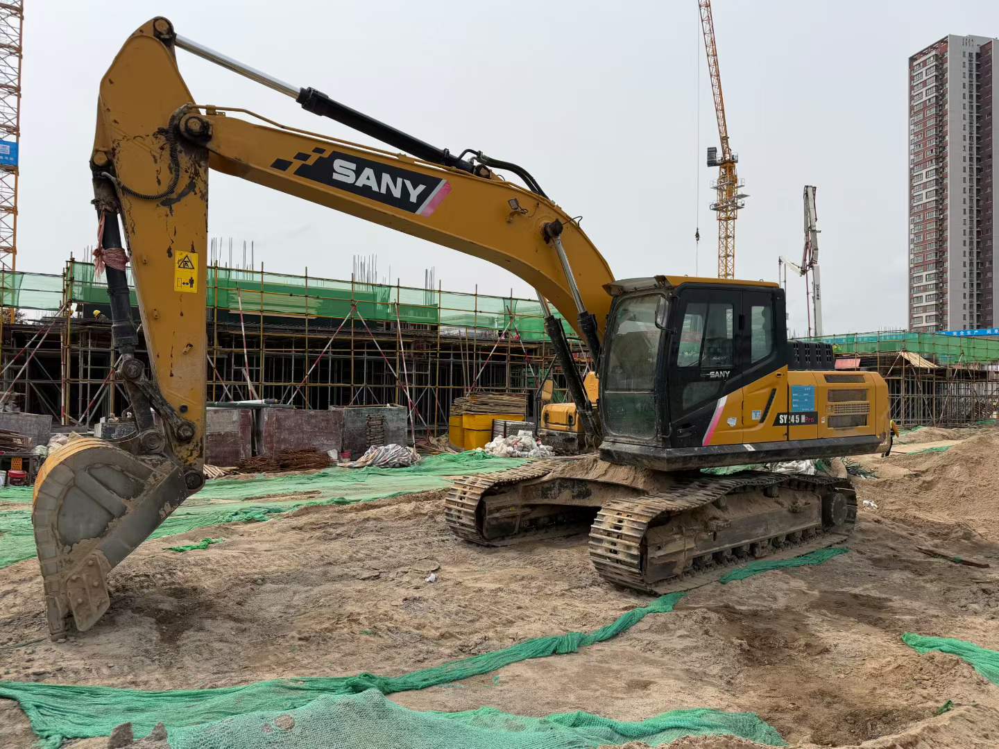Buy Sany SY225H Used Excavator / 2