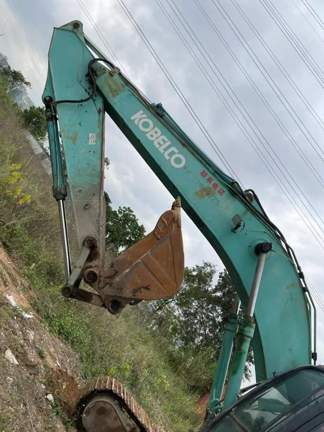 Buy Kobelco SK200-2 Used Excavator / 9