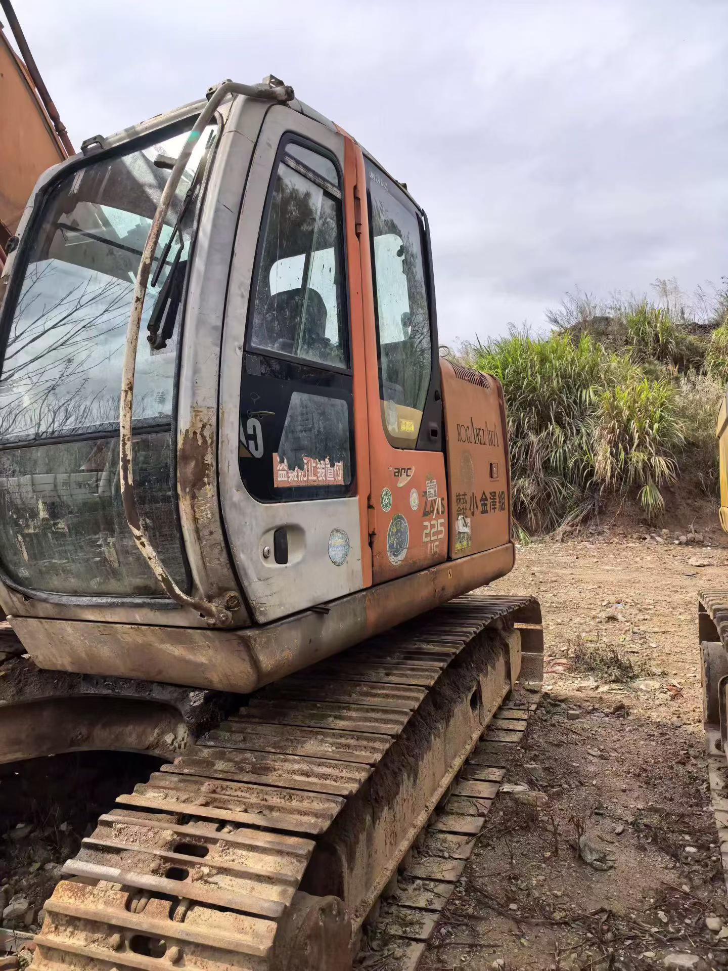Buy Hitachi EX225-5 Used Excavator / 3