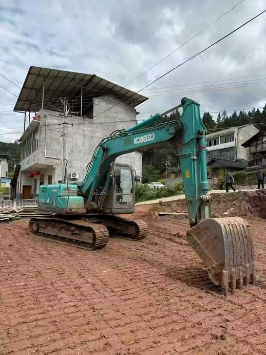 Buy Kobelco SK140 Used Excavator / 1