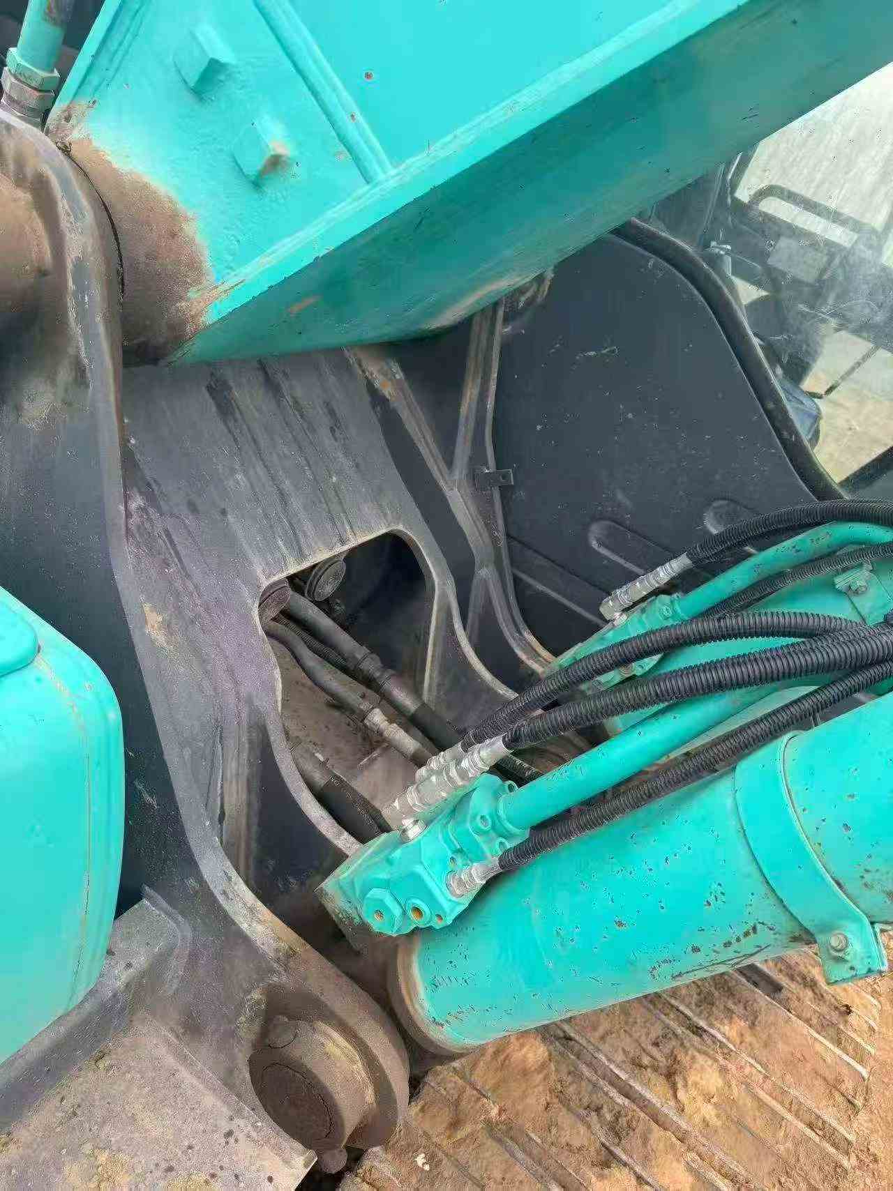Buy Kobelco SK200-2 Used Excavator / 3