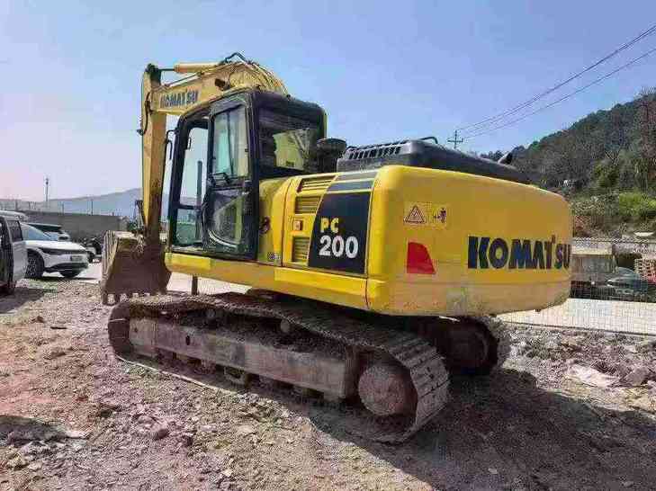 Buy Komatsu PC200-8 Used Excavator / 1