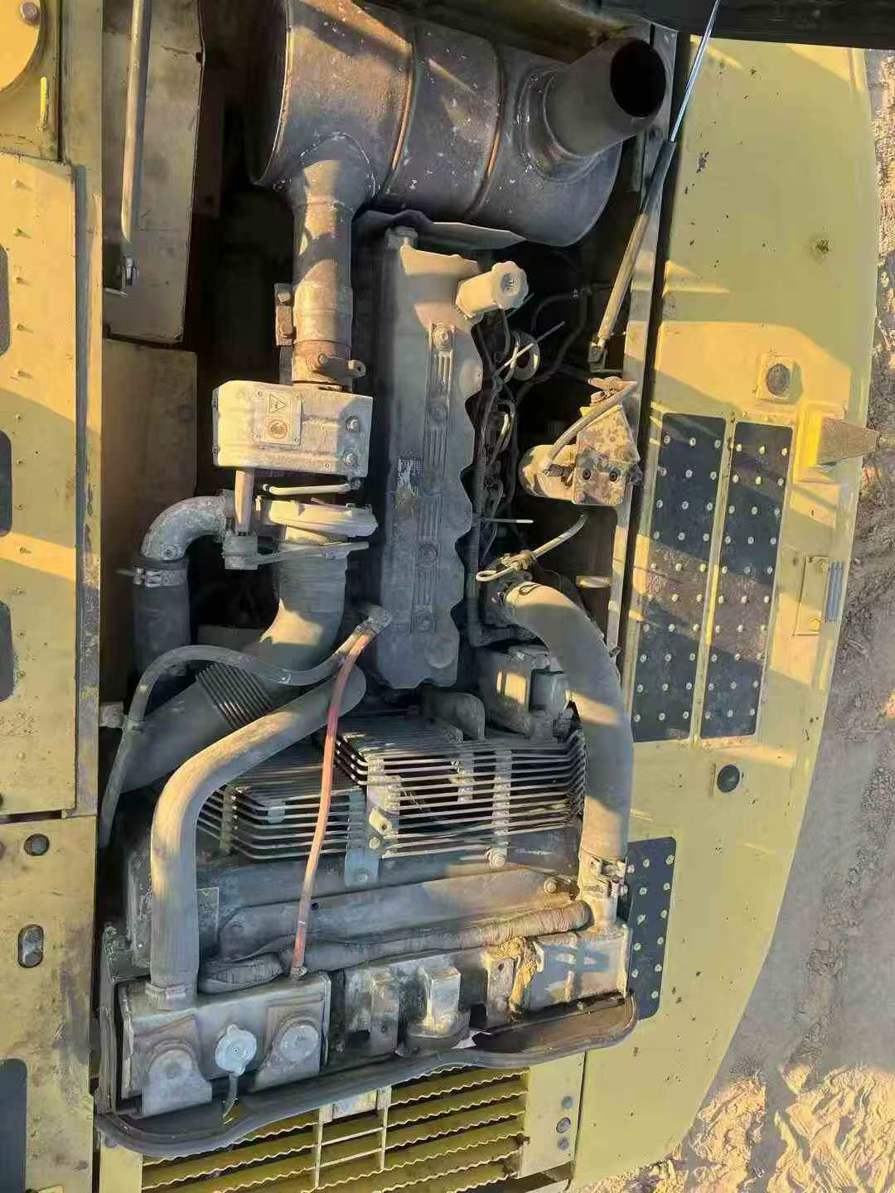 Buy Komatsu PC220-8 Used Excavator / 4