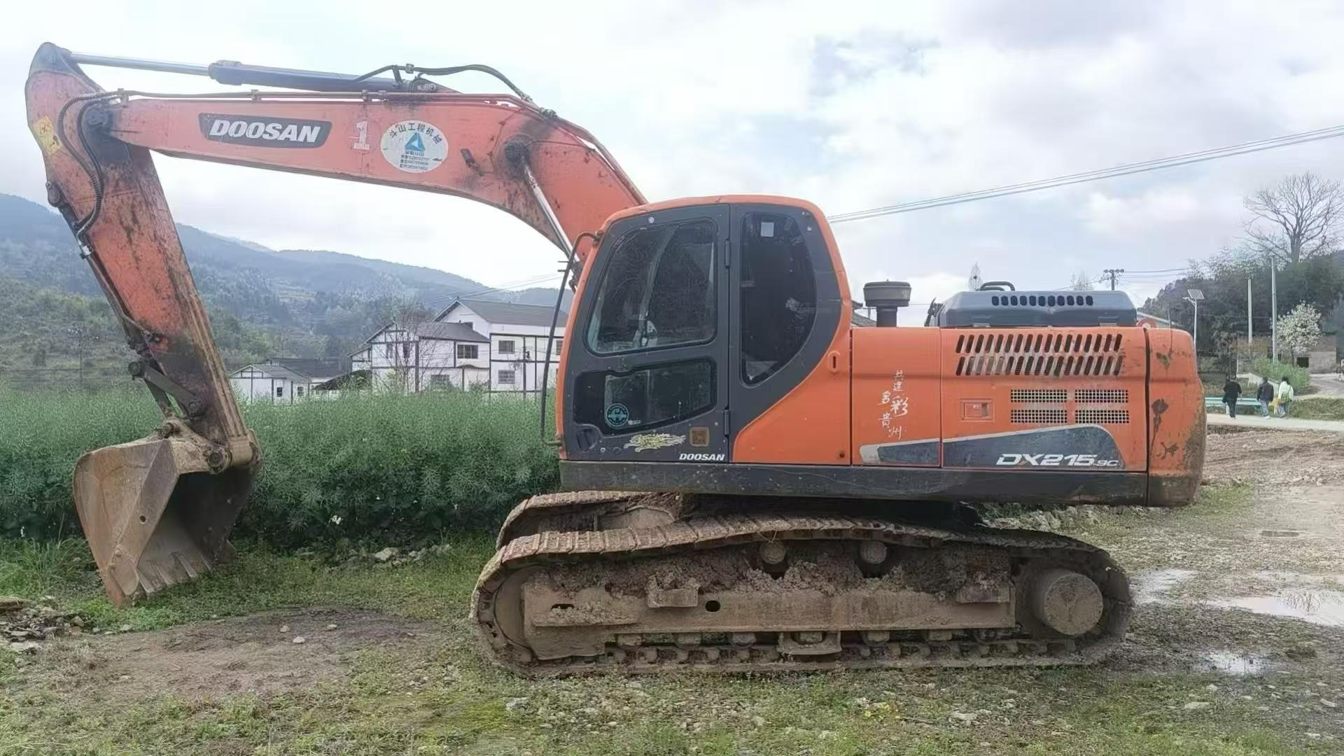 Buy Doosan DH215-9 Used Excavator / 2