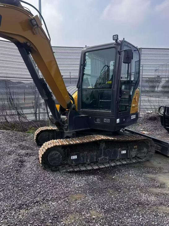 Buy XCMG XE60 Used Excavator / 1