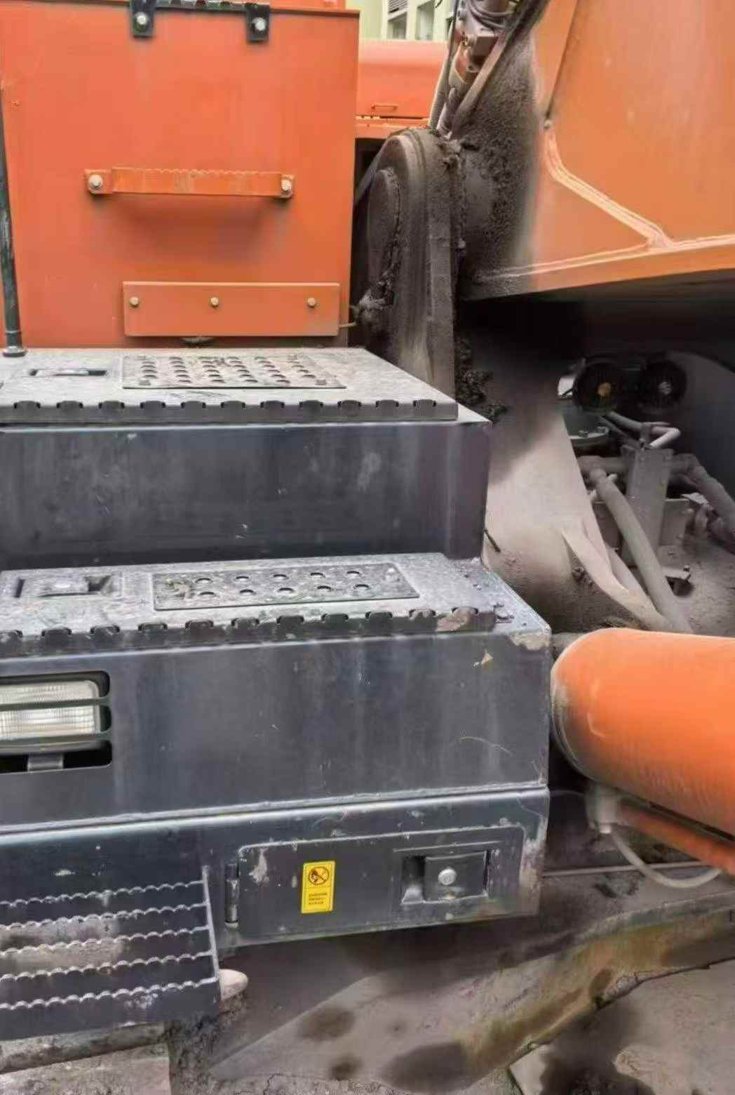 Buy Hitachi ZX890LCH-5A Used Excavator / 2