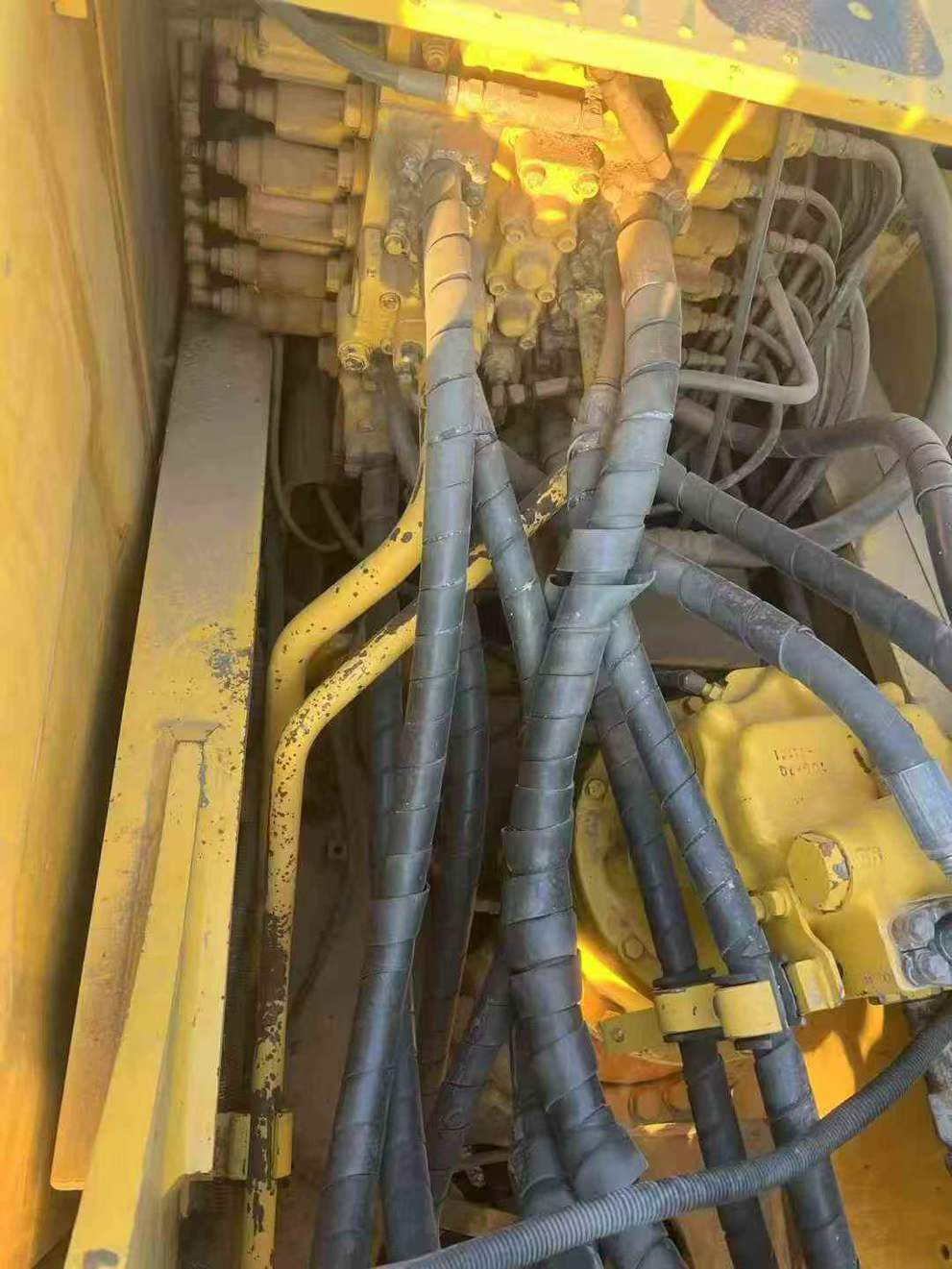 Buy Komatsu PC220-8 Used Excavator / 7