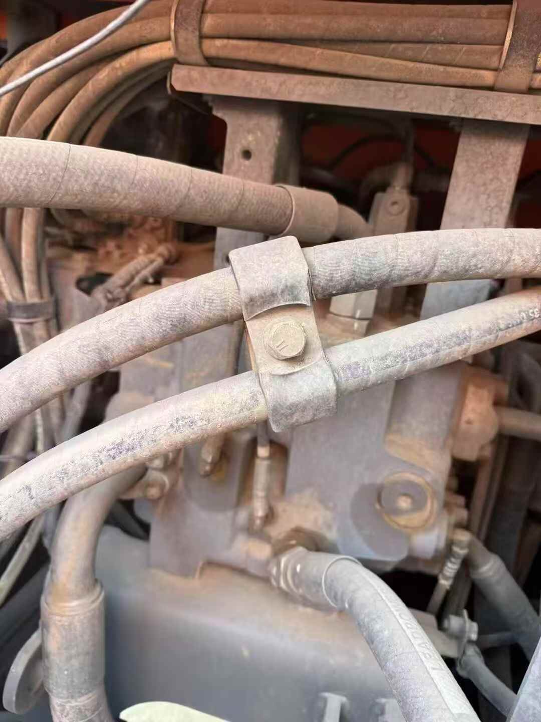 Buy Hitachi ZX890LCH-5A Used Excavator / 6