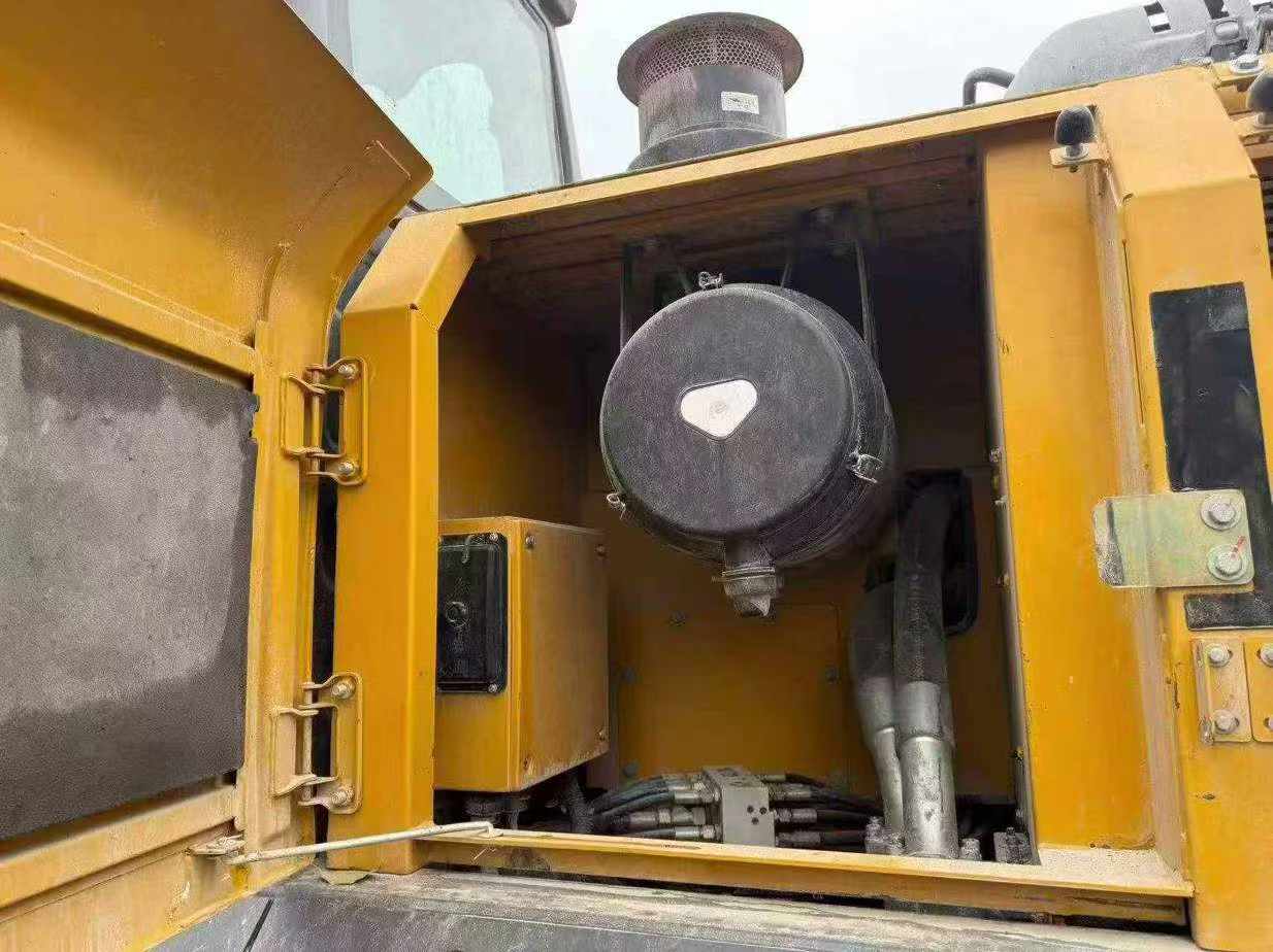 Buy XCMG XE270DK Used Excavator / 8