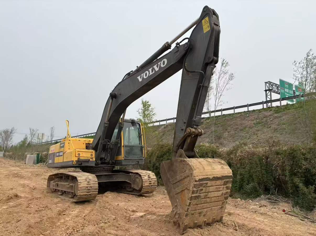 Buy Volvo EC210B Used Excavator / 4