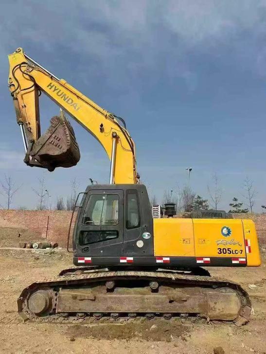 Buy Hyundai R305LC-7 Used Excavator / 1