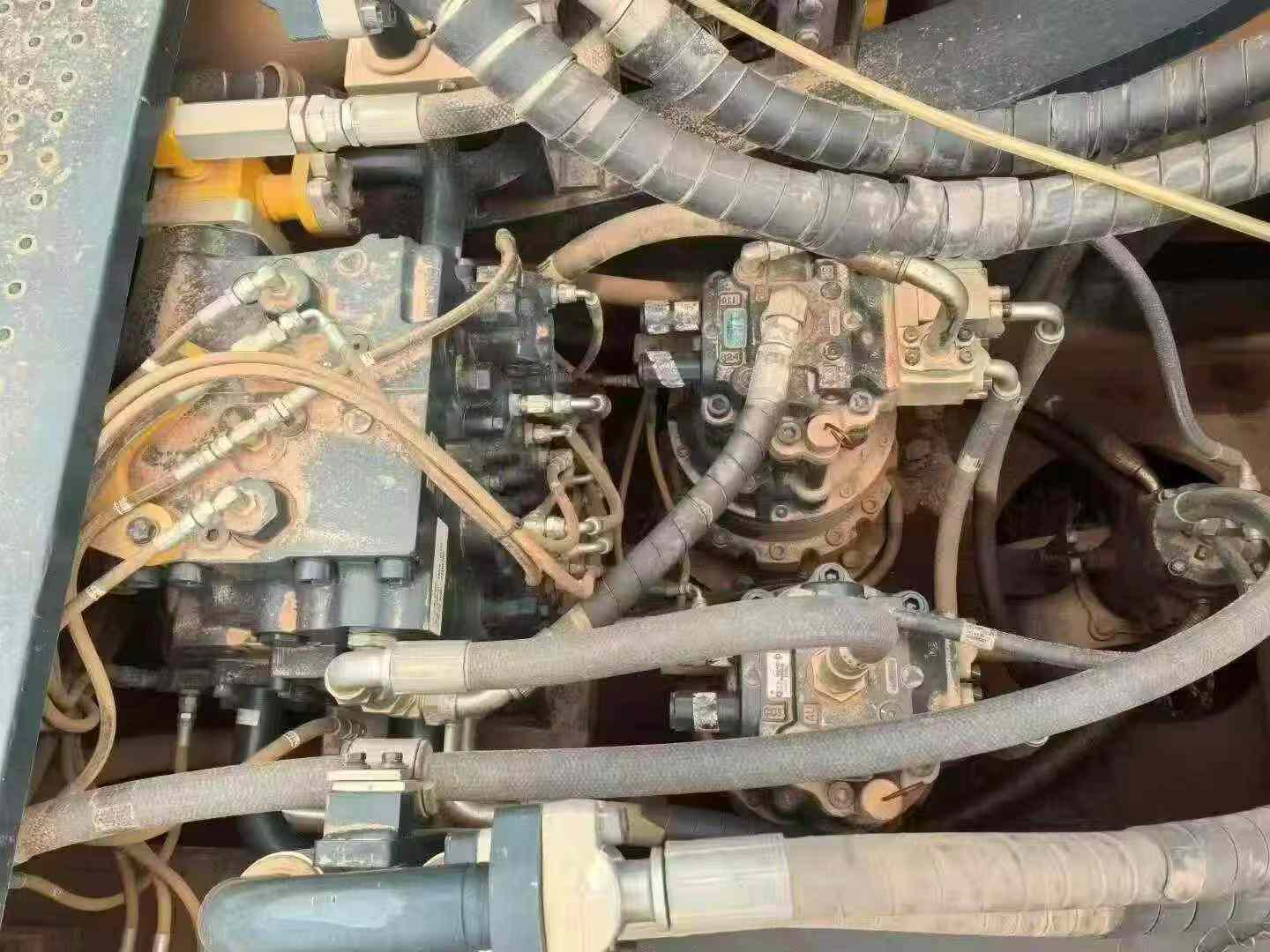 Buy Hyundai R600BKVS Used Excavator / 2