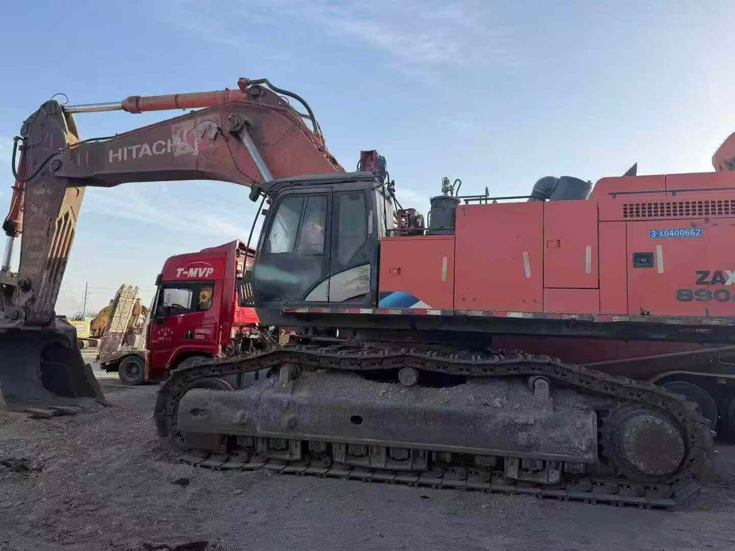 Buy Hitachi ZX890LCH-5A Used Excavator / 4