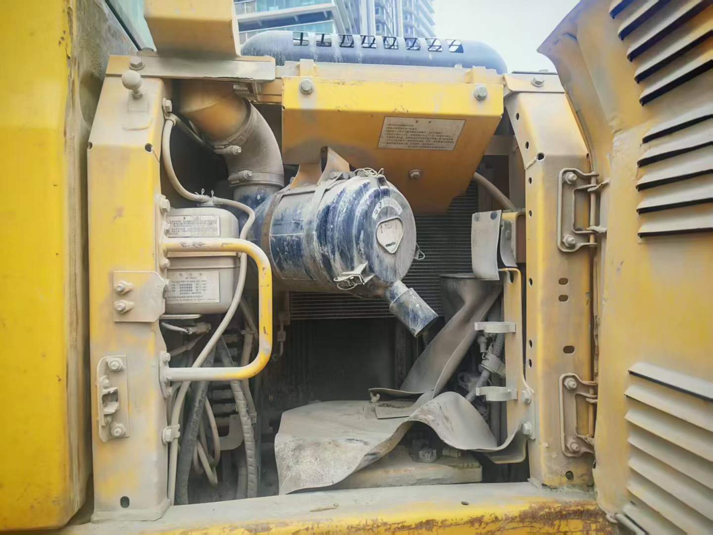 Buy Komatsu PC130-8 Used Excavator / 2