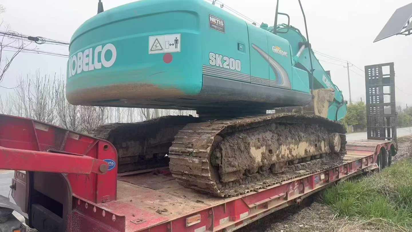 Buy Kobelco SK200-2 Used Excavator / 6