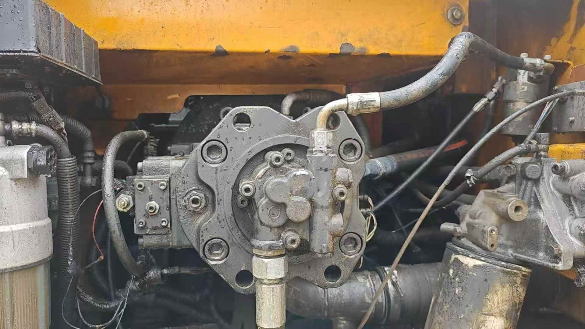 Buy Sany SY215C Used Excavator / 4