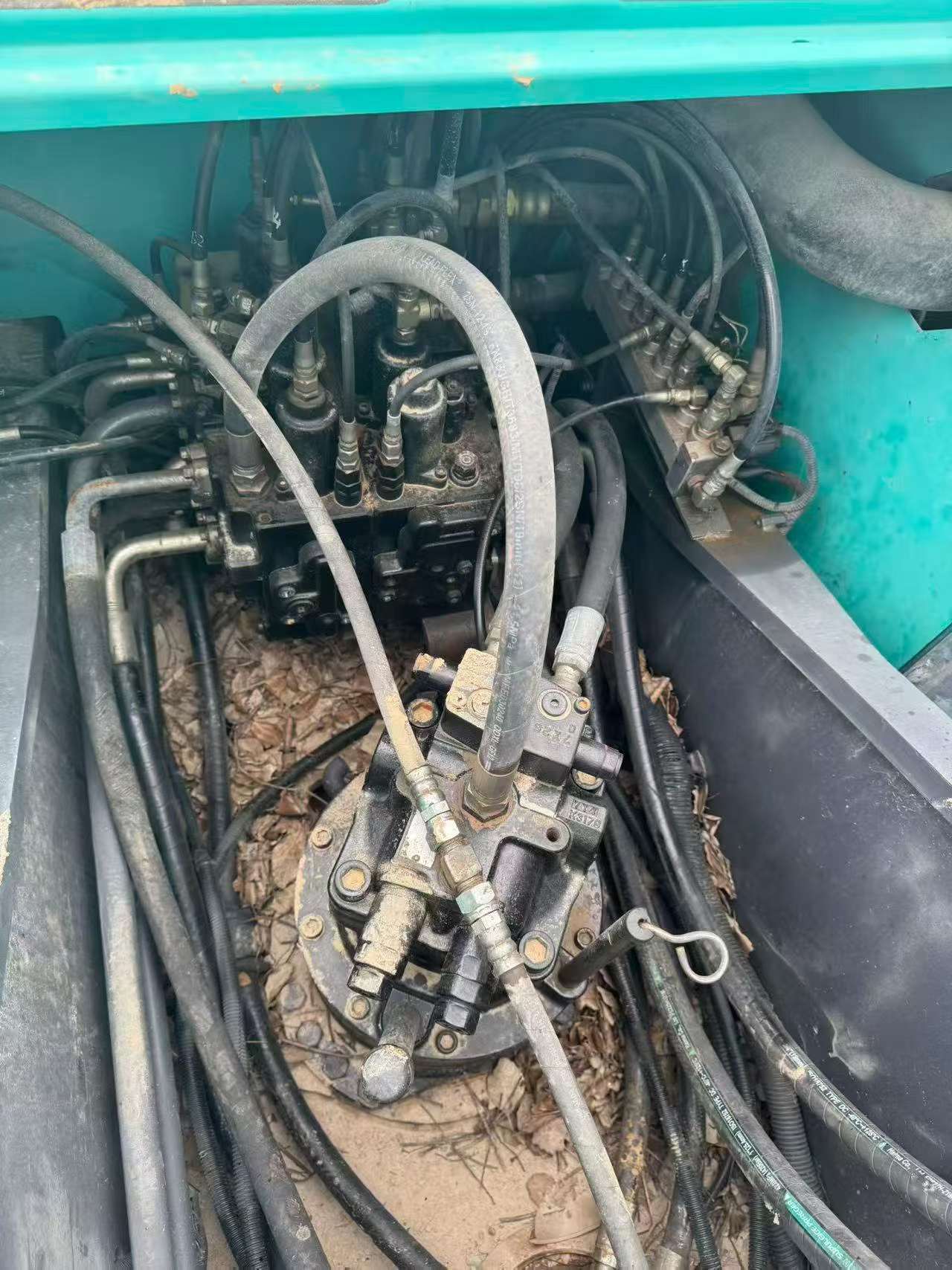 Buy Kobelco SK200-2 Used Excavator / 4