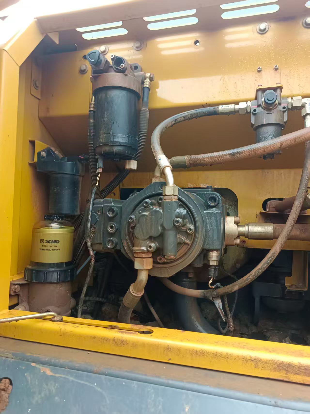 Buy XCMG XE245D Used Excavator / 4