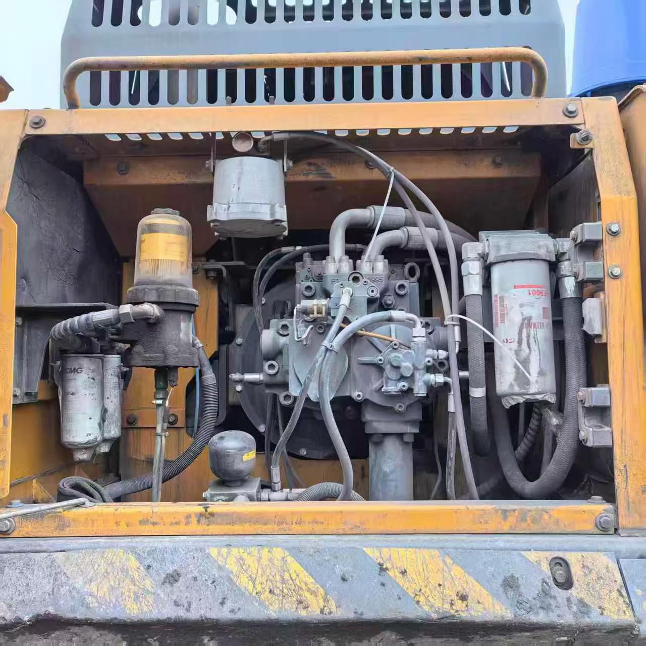 Buy XCMG XE490D Used Excavator / 3