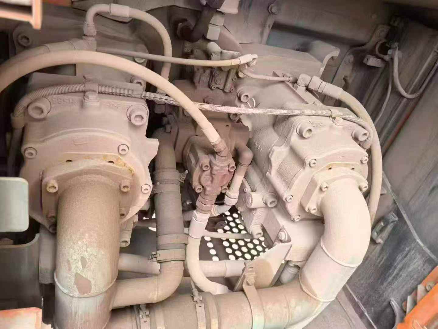 Buy Hitachi ZX890LCH-5A Used Excavator / 5