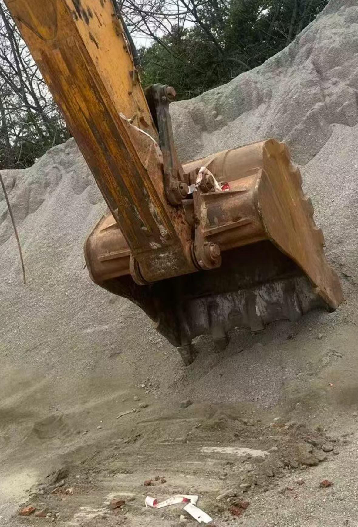 Buy Hyundai R385LVS Used Excavator / 4