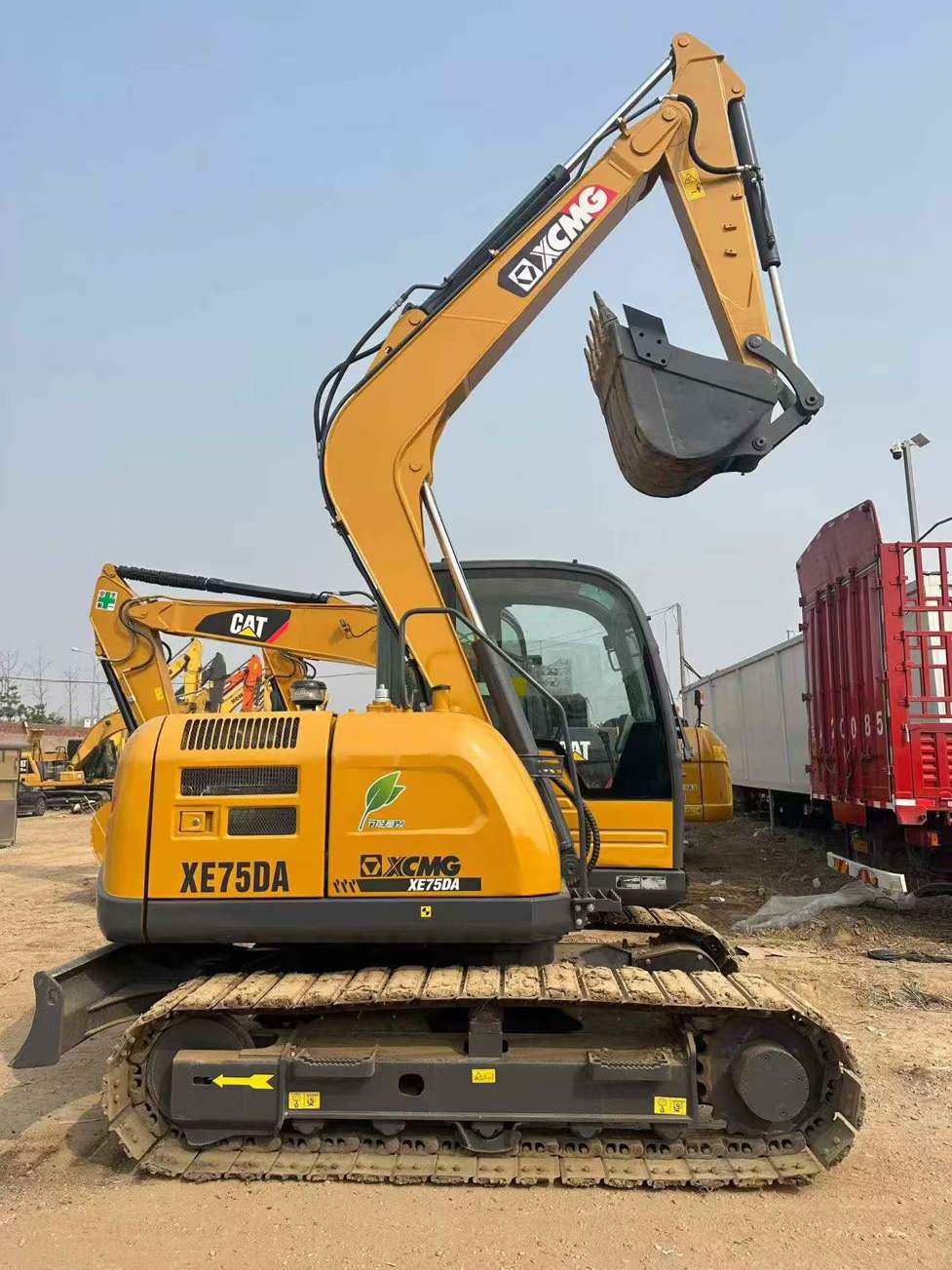 Buy XCMG XE75DA Used Excavator / 4