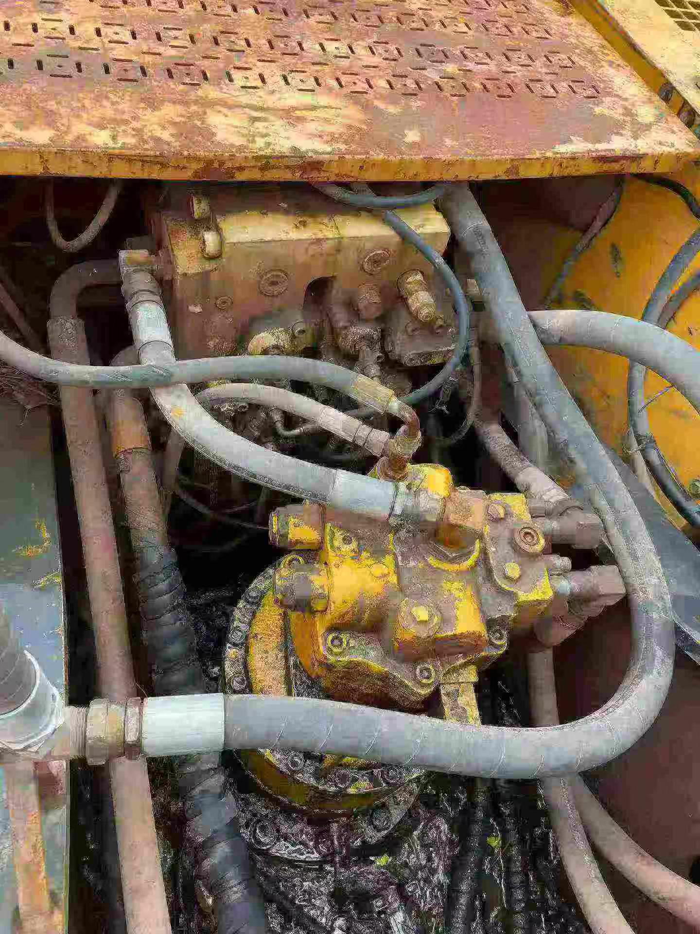 Buy Hyundai R375LVS Used Excavator / 2