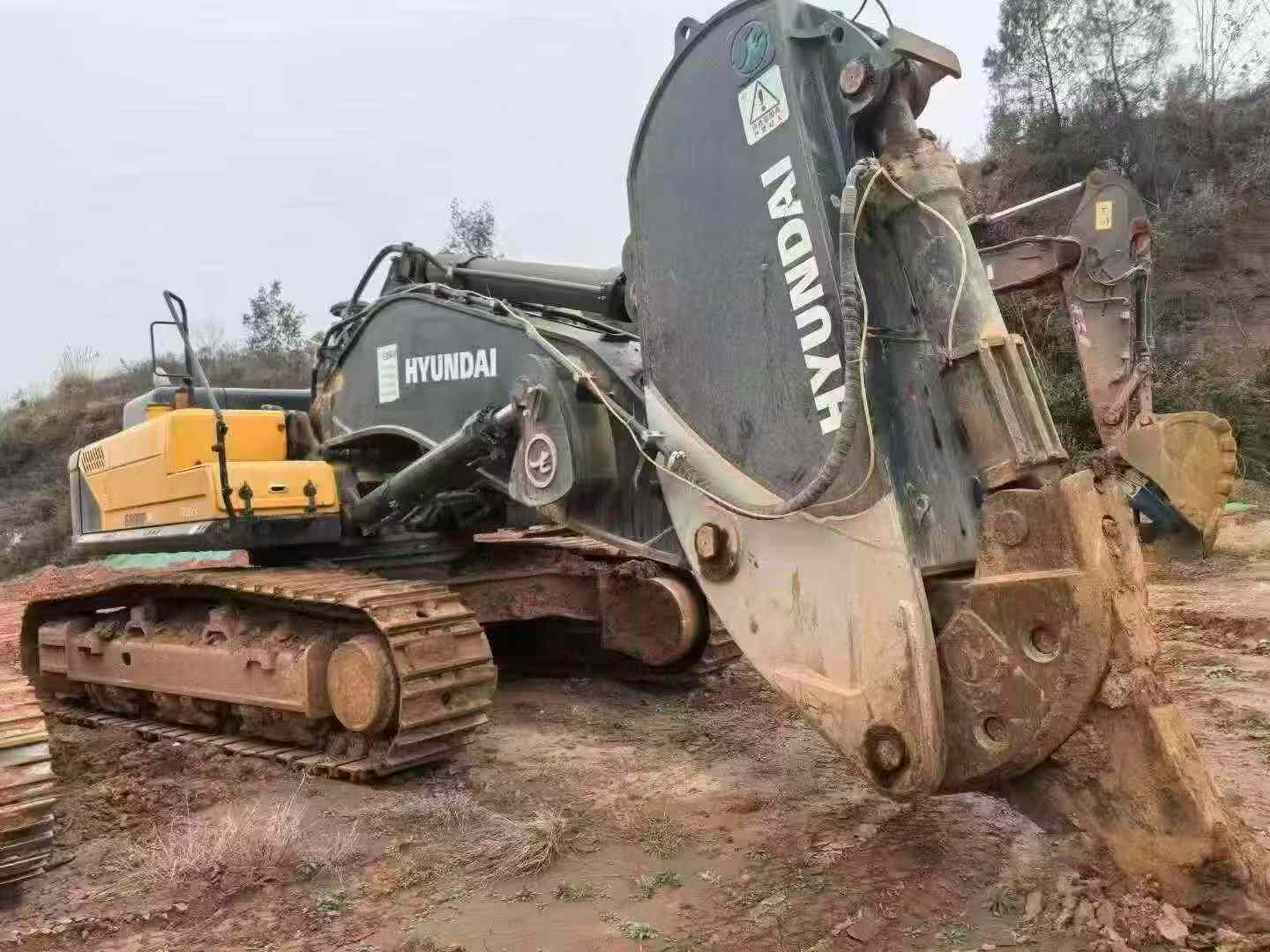 Buy Hyundai R600BKVS Used Excavator / 6