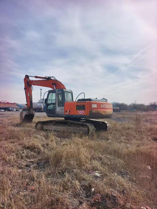 Buy Hitachi ZX210-3G Used Excavator / 1