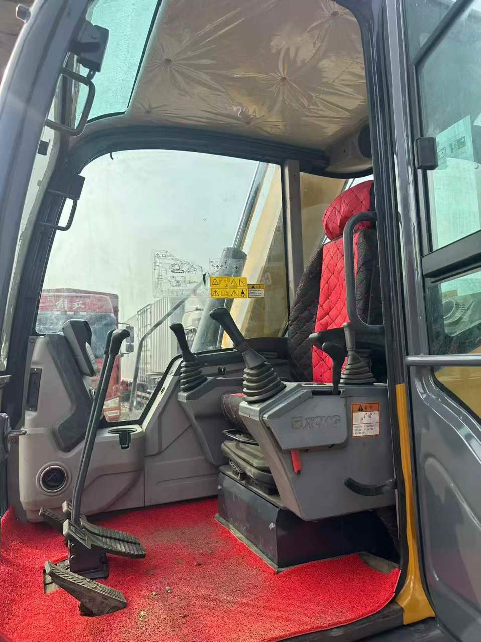 Buy XCMG XE75DA Used Excavator / 3