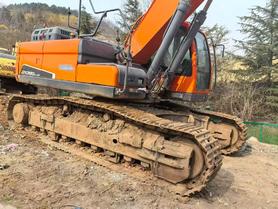 Buy Doosan DH300-5 Used Excavator / 2 Buy Doosan DH300-5 Used Excavator / 2