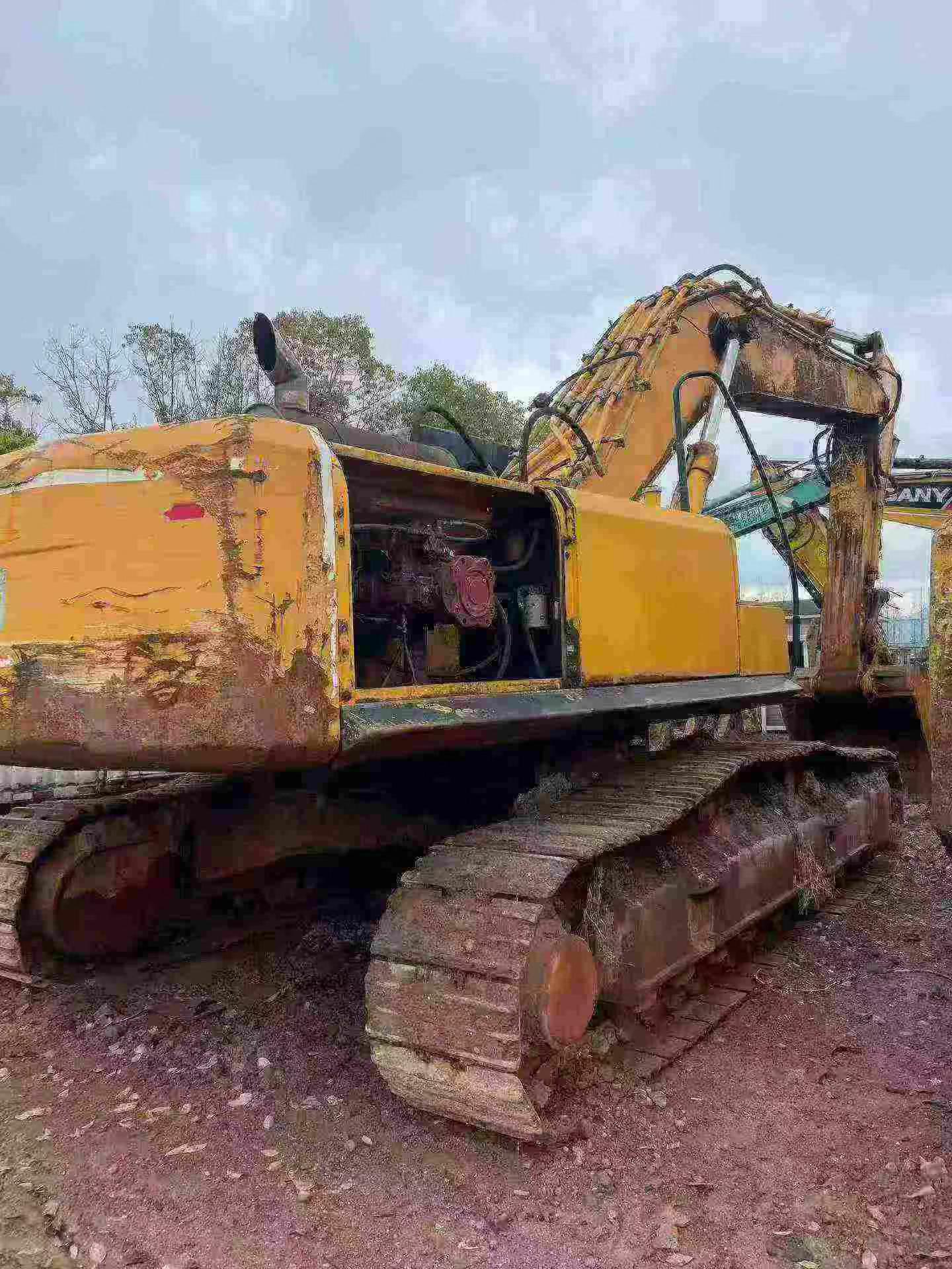 Buy Hyundai R375LVS Used Excavator / 6