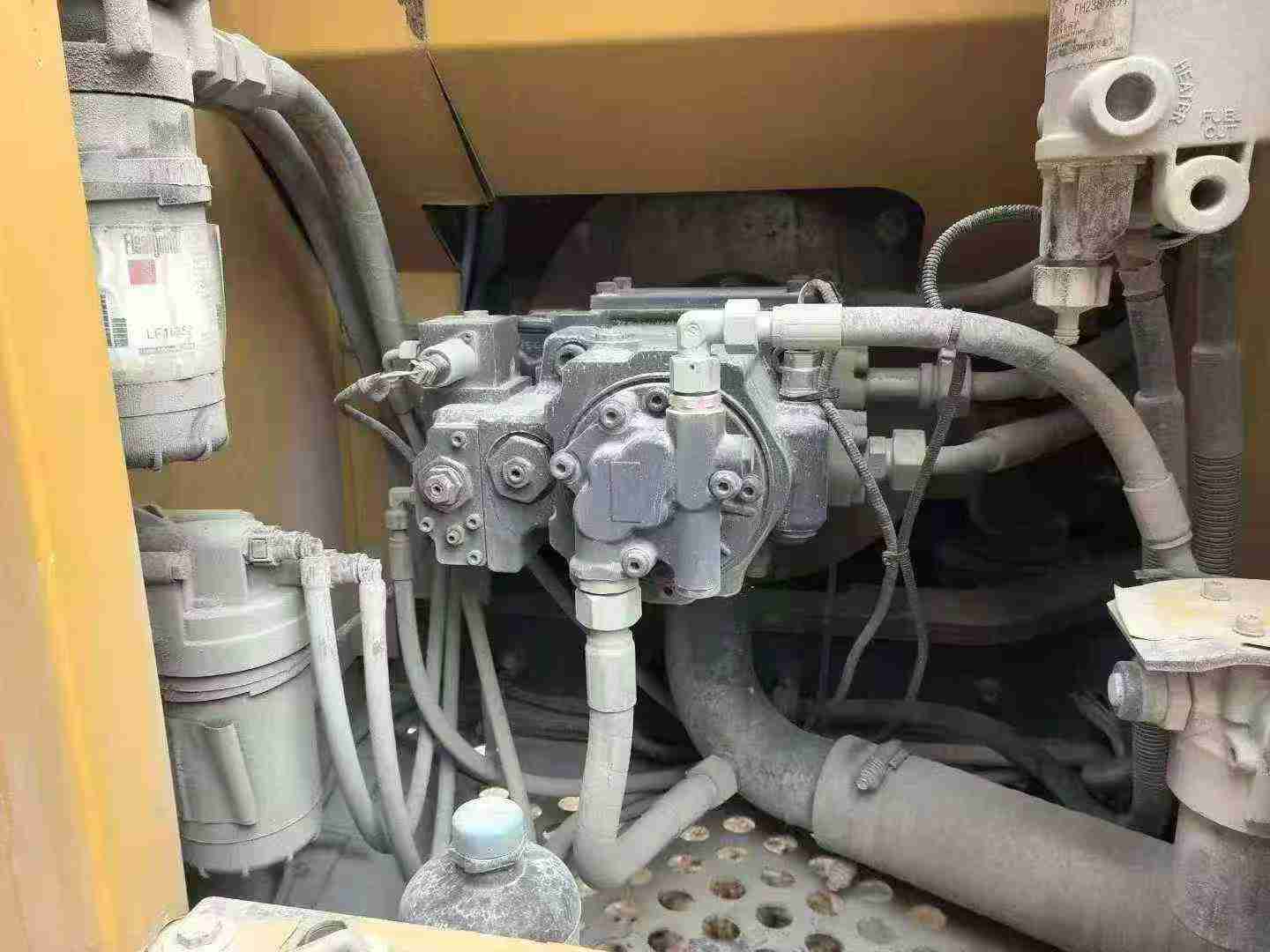 Buy XCMG XE135B Used Excavator / 5