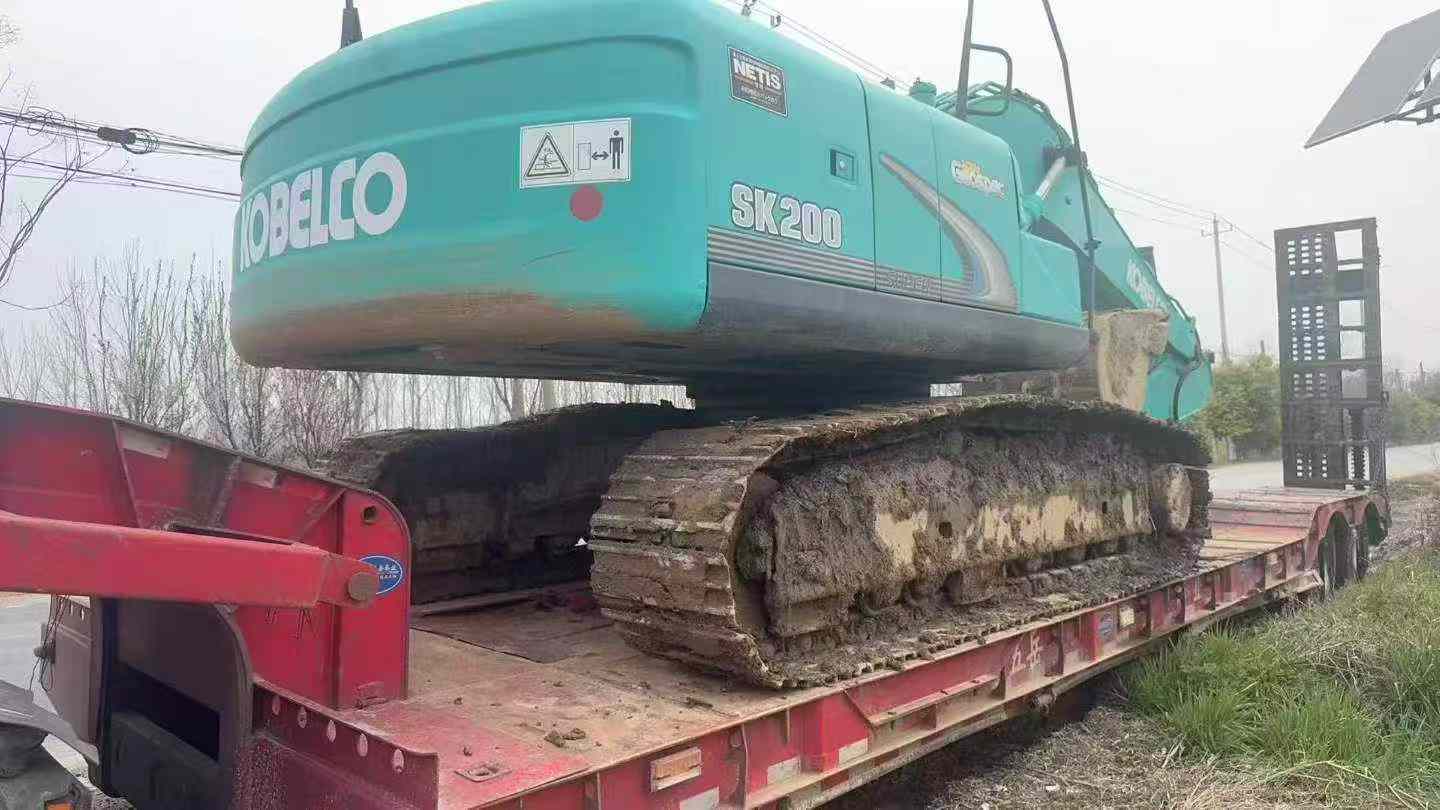 Buy Kobelco SK200-2 Used Excavator / 6