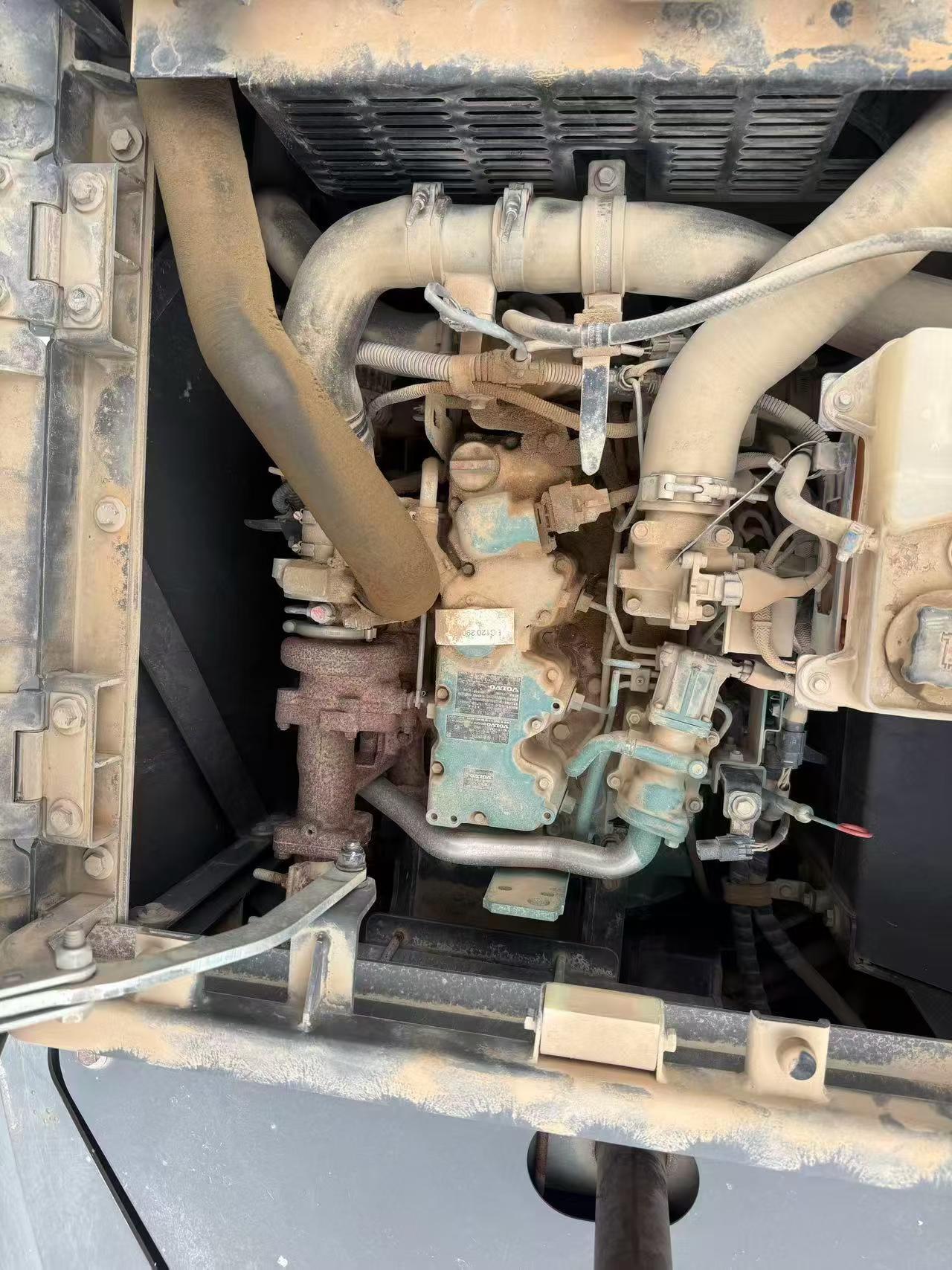 Buy Volvo L120E Used Excavator / 4