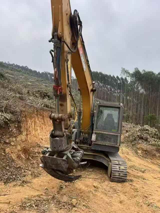 Buy XCMG XE135B Used Excavator / 2