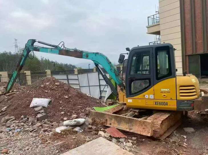 Buy XCMG XE60DA Used Excavator / 1