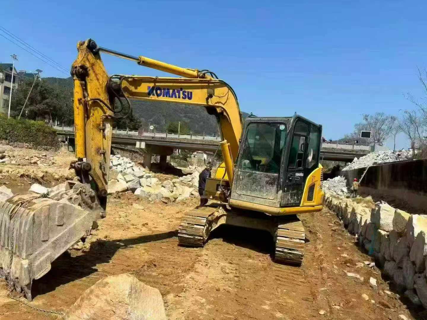 Buy Komatsu PC60-8 Used Excavator / 2