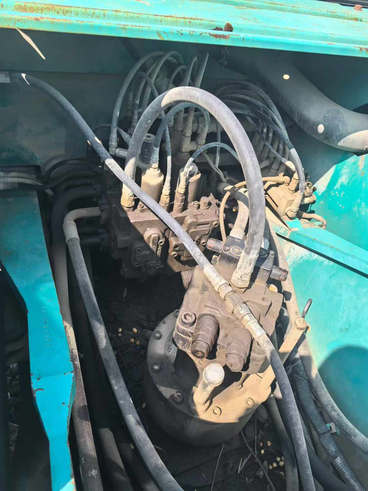 Buy Kobelco SK200 Used Excavator / 4