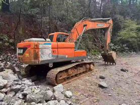 Buy Doosan DH215-7 Used Excavator / 4 Buy Doosan DH215-7 Used Excavator / 4