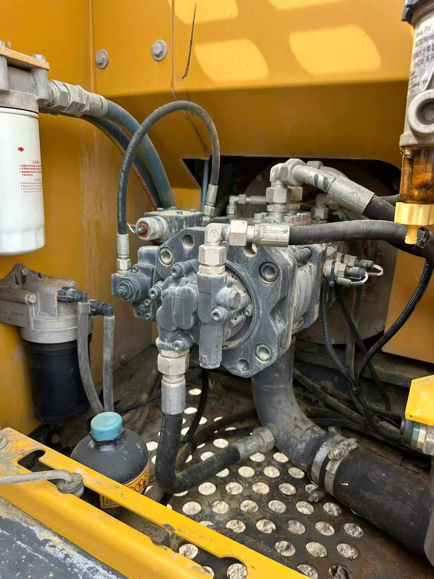 Buy XCMG XE135B Used Excavator / 2