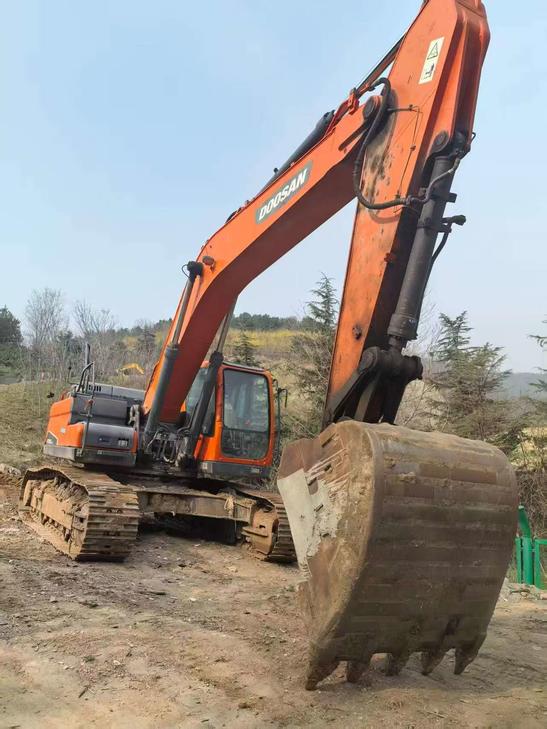 Buy Doosan DH300-5 Used Excavator / 1