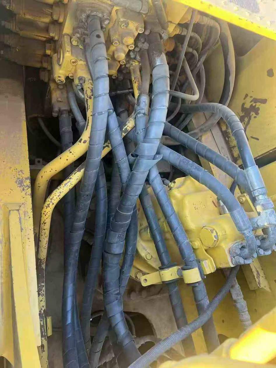 Buy Komatsu PC220-8 Used Excavator / 6